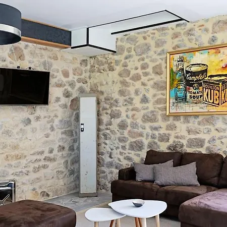 Grand Avec Piscine - A Lot Of Charme Puy-l'Eveque